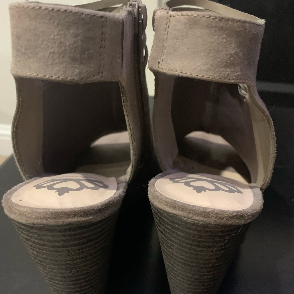 Tan wedges - Picture 5 of 5